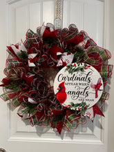 Load image into Gallery viewer, W-070.  Cardinal on a UITC round Wreath Frame
